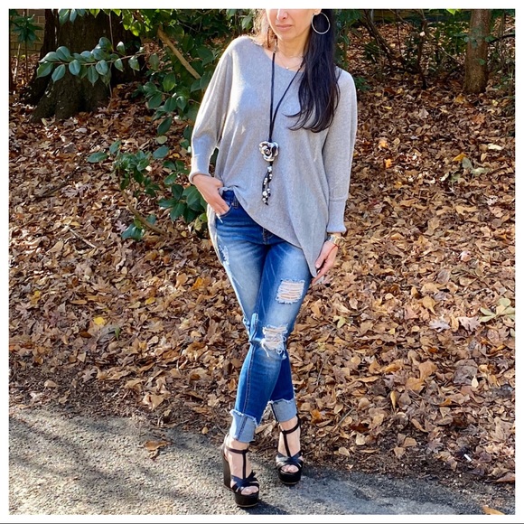 ✨LAST ONE✨✨PARIS✨Silver chic oversized sweater - Picture 2 of 8